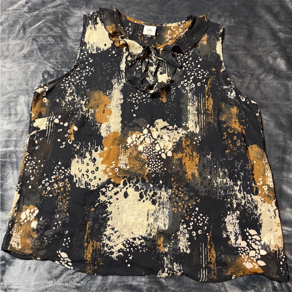 Cabi Incandescent Top 
Women's Abstract Sleeveless Blouse - Black and Gold